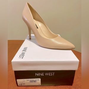 Nine West flax light natural leather pumps, size 9M